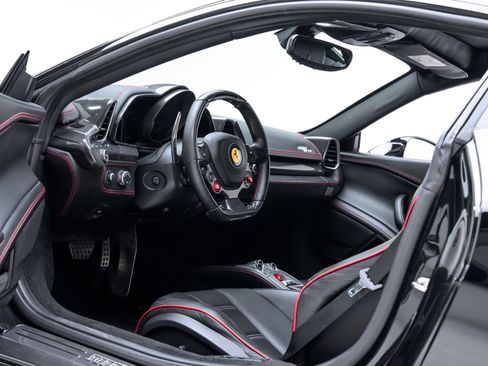 Used 2010 Ferrari 458 Italia Coupe image 2