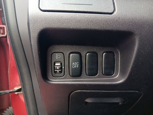 Used 2010 Mitsubishi Outlander XLS AWD/4WD image 22