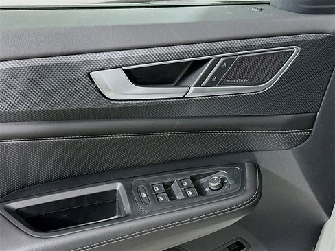 New 2025 Volkswagen Atlas Cross Sport SEL Premium R-Line image 21