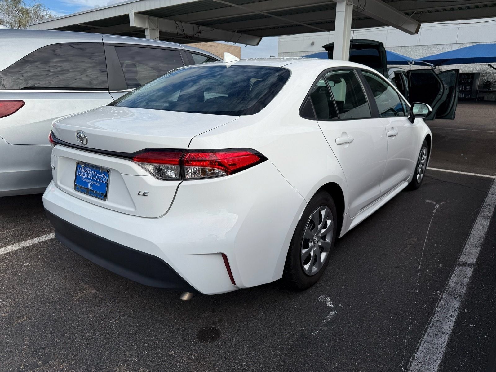 Used 2025 Toyota Corolla LE FWD image 4