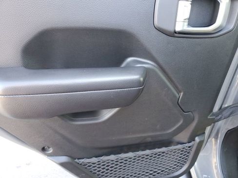 Used 2019 Jeep Wrangler Unlimited Sport S image 13