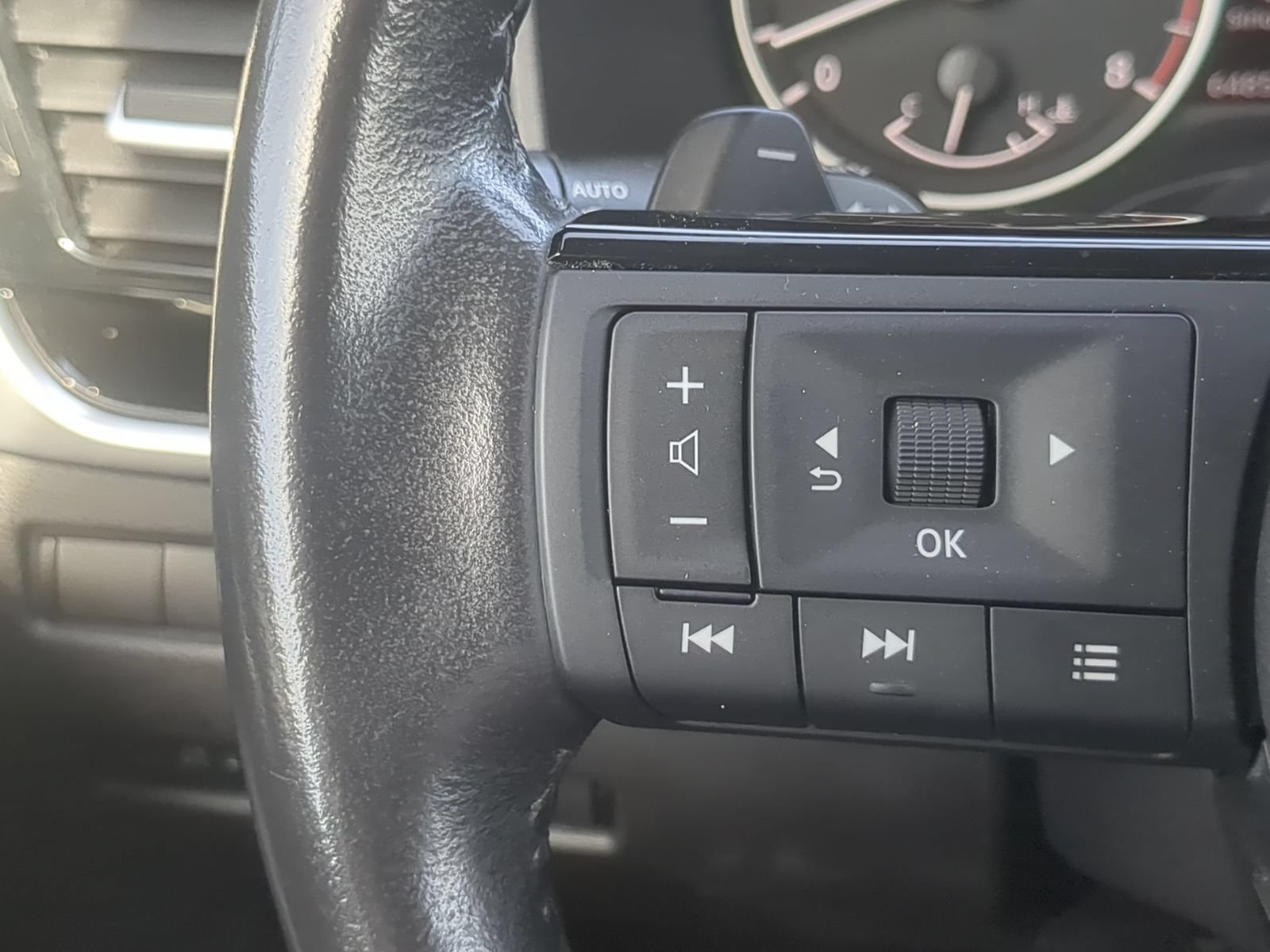 Used 2023 Nissan Rogue SL w/ SL Premium Package FWD image 17