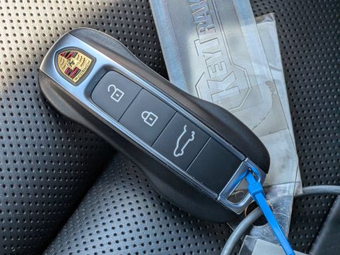 Certified 2025 Porsche Cayenne GTS AWD/4WD image 41