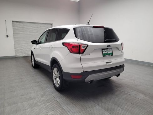 Used 2019 Ford Escape SE FWD image 6