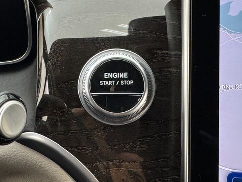 Used 2025 Mercedes-Benz GLC 350e 4MATIC image 24