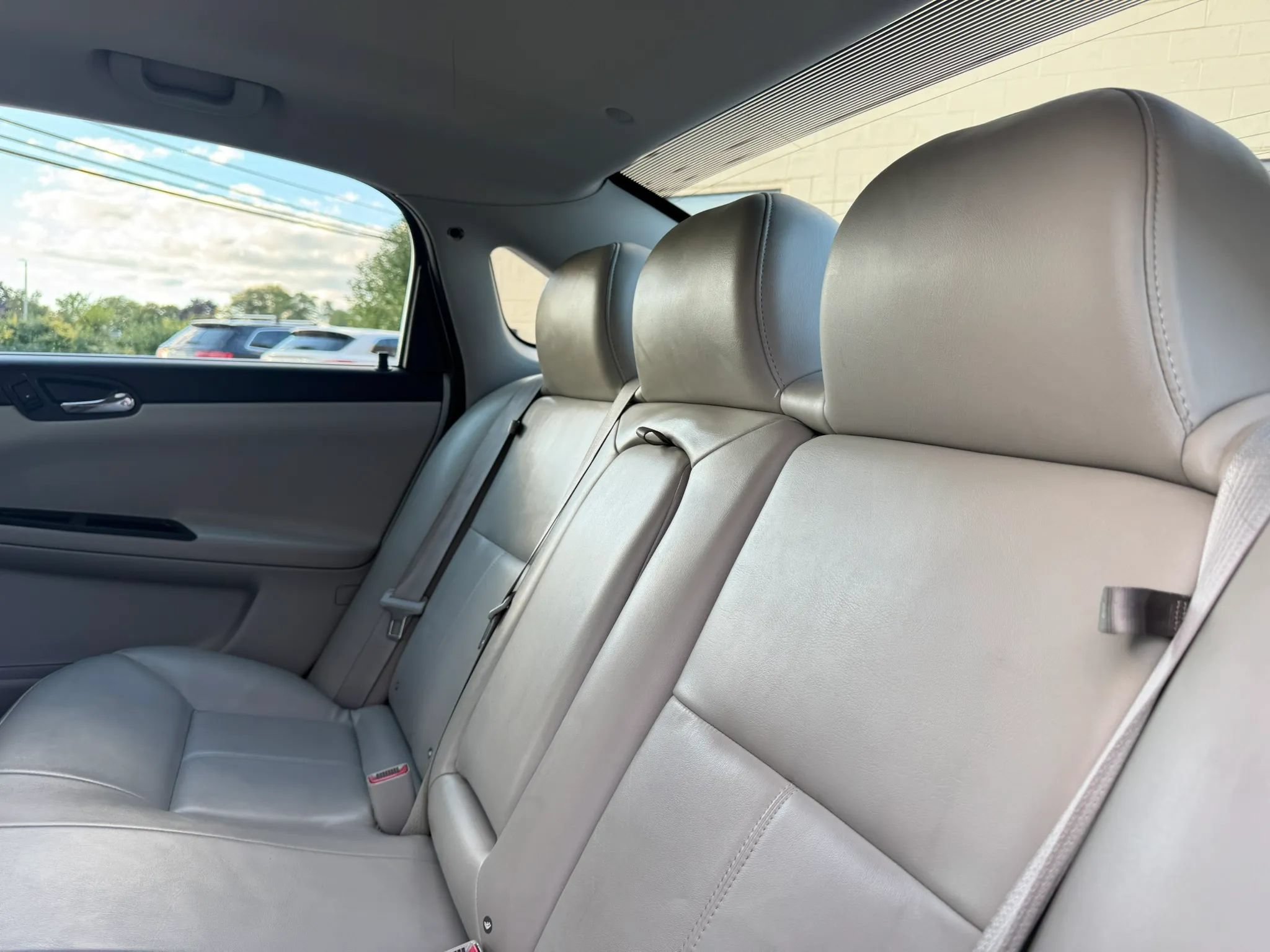 Used 2011 Chevrolet Impala LT w/ Luxury Edition Package FWD image 32