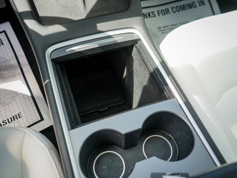 Used 2023 Tesla Model 3 Standard Range image 14