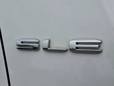 Used 2023 GMC Acadia SLE w/ Driver Convenience Package AWD/4WD image 12