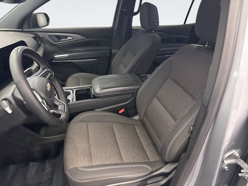 Used 2024 Chevrolet Traverse LS FWD image 11
