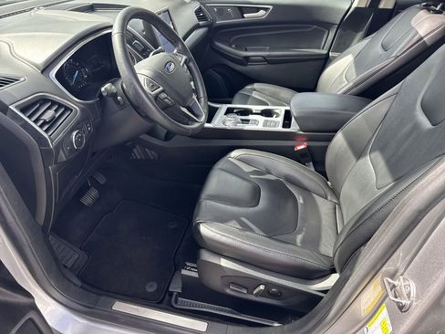 Used 2021 Ford Edge Titanium image 9