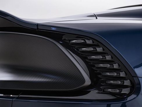 Used 2025 Aston Martin Vanquish image 14