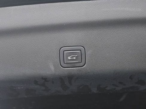 Used 2024 Chevrolet Suburban RST image 35