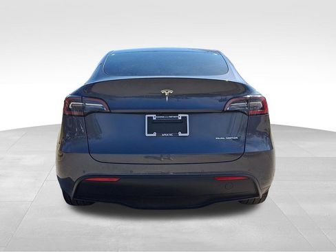 Used 2022 Tesla Model Y Long Range image 5