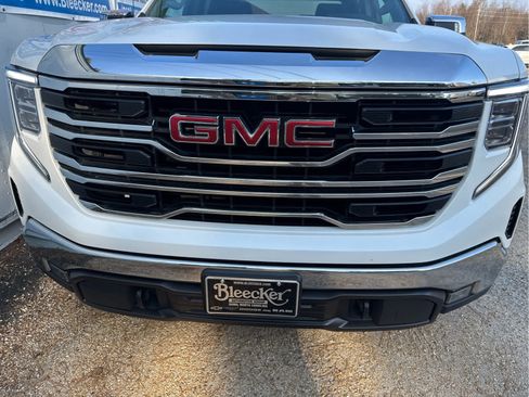 Used 2024 GMC Sierra 1500 SLT image 12