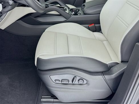 New 2026 Porsche Cayenne E-Hybrid image 13
