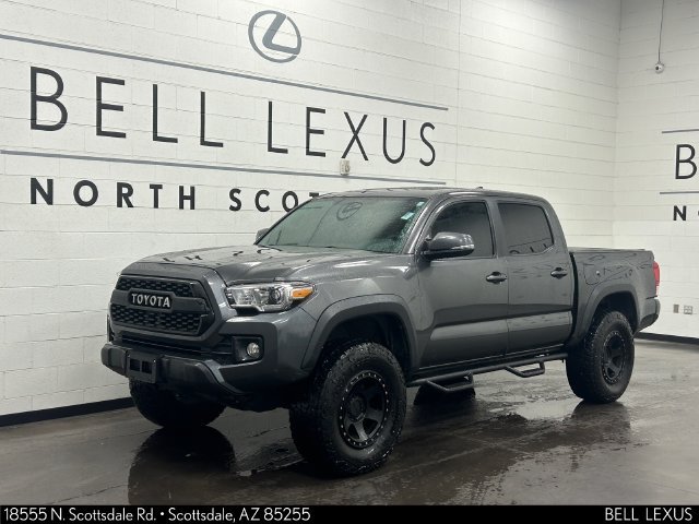 Used 2017 Toyota Tacoma TRD Off-Road AWD/4WD image 6