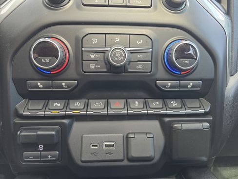 Used 2020 Chevrolet Silverado 1500 LT Trail Boss w/ Midnight Edition image 29