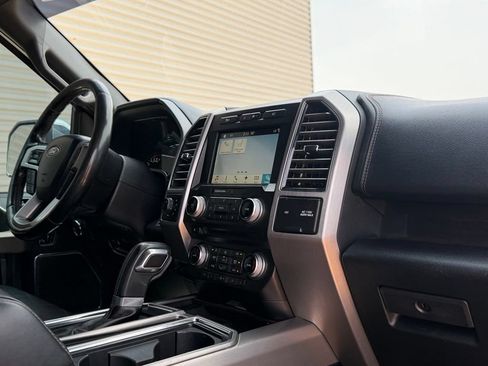 Used 2017 Ford F150 Platinum w/ Equipment Group 701A Luxury AWD/4WD image 20