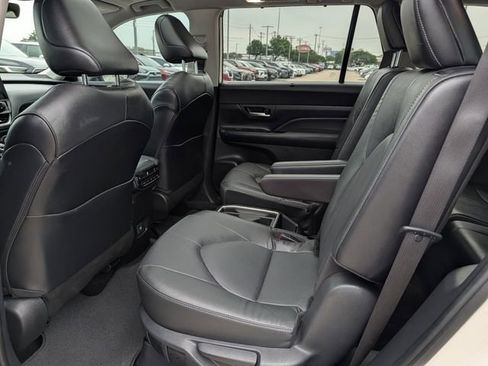 Used 2024 Toyota Grand Highlander AWD image 28