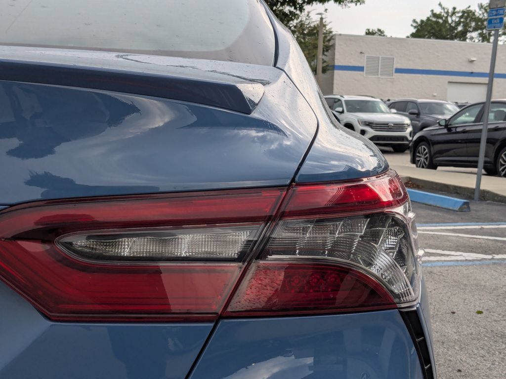 Used 2024 Toyota Camry XSE FWD image 14