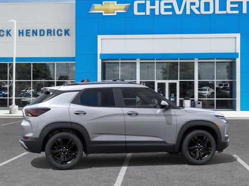 New 2026 Chevrolet TrailBlazer LT w/ Midnight Edition FWD image 7