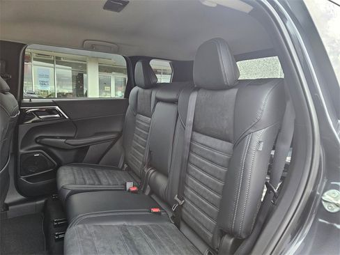 New 2026 Mitsubishi Outlander SE image 12