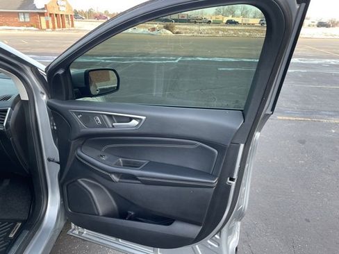 Used 2022 Ford Edge Titanium image 49
