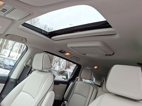 Certified 2025 Honda Odyssey Touring image 13