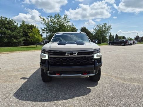 Used 2026 Chevrolet Silverado 1500 ZR2 AWD/4WD image 3