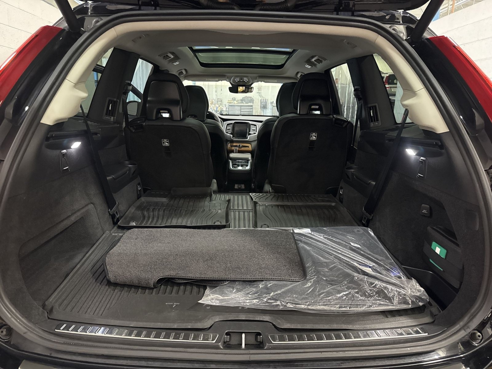 Certified 2024 Volvo XC90 B6 Plus w/ Protection Package Premier AWD/4WD image 27