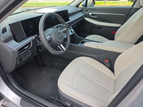 Used 2025 Hyundai Sonata SEL FWD image 7