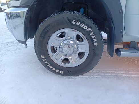 Certified 2016 RAM 2500 Tradesman w/ Chrome Appearance Group image 32