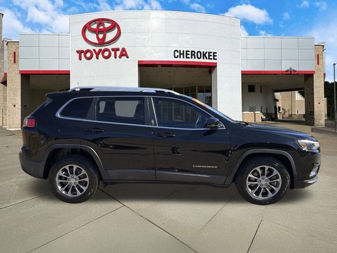 Used 2020 Jeep Cherokee Latitude Plus w/ Comfort/Convenience Group image 4