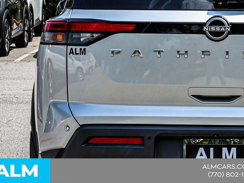 Used 2024 Nissan Pathfinder SV w/ SV Premium Package FWD image 14