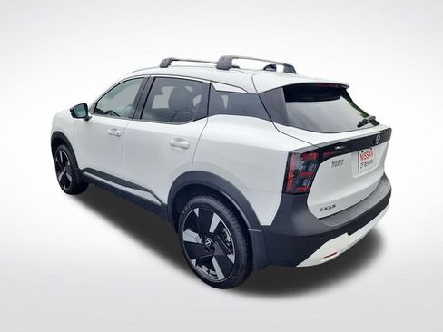 Used 2026 Nissan Kicks SR w/ SR Premium Package FWD image 3
