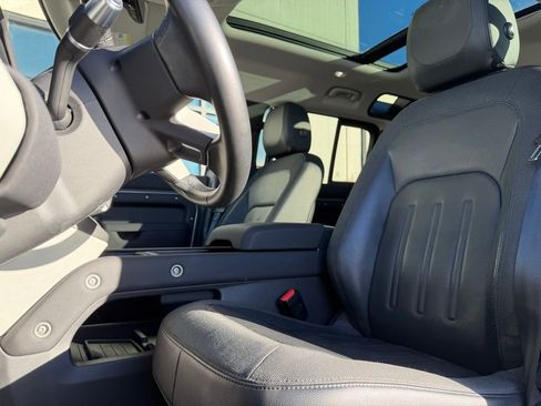 Used 2021 Land Rover Defender 110 SE image 10