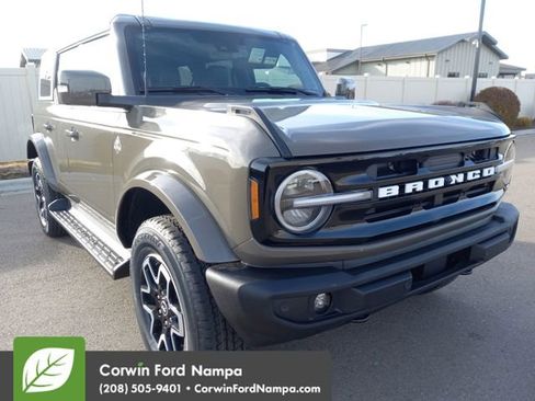 New 2025 Ford Bronco Outer Banks image 1