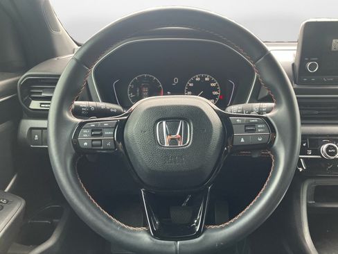 Used 2023 Honda Pilot Sport image 13