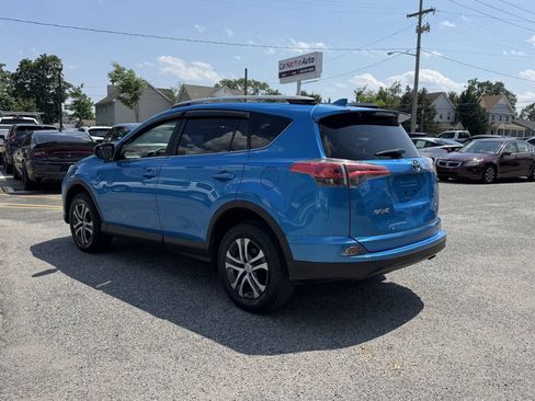 Used 2018 Toyota RAV4 LE AWD/4WD image 20