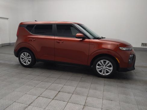 Used 2022 Kia Soul LX image 11