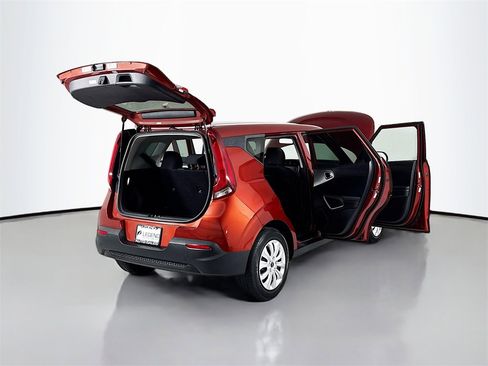 Used 2020 Kia Soul LX image 18