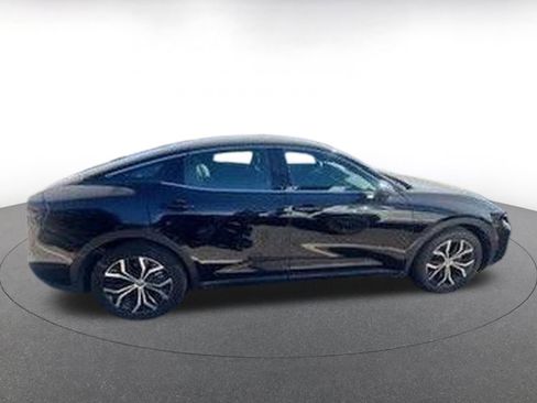 Used 2025 Toyota Crown XLE image 6