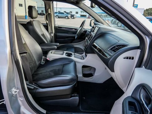 Used 2019 Dodge Grand Caravan SXT FWD image 77