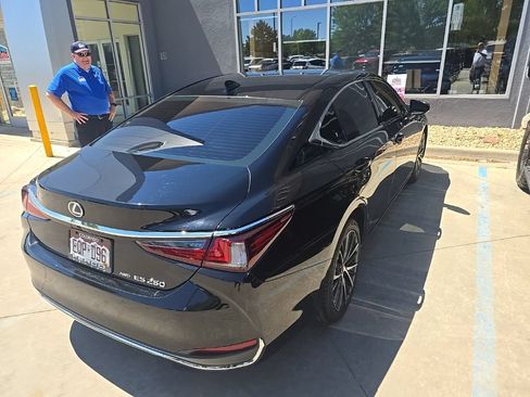 Used 2024 Lexus ES 250 w/ Premium Package AWD/4WD image 3
