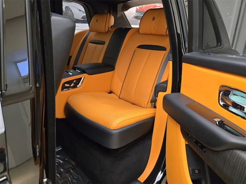 Certified 2022 Rolls-Royce Cullinan w/ Dark Exterior Package image 19