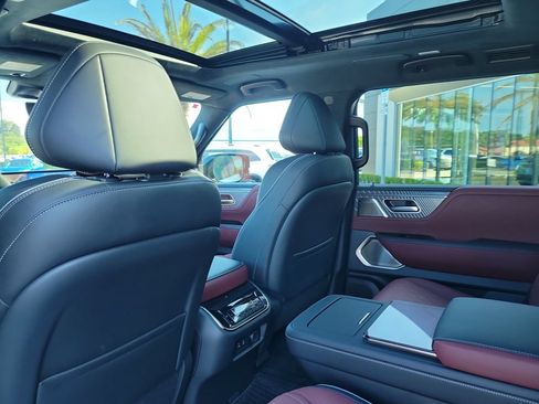 Used 2026 INFINITI QX80 Autograph w/ Premium Cargo Package AWD/4WD image 17