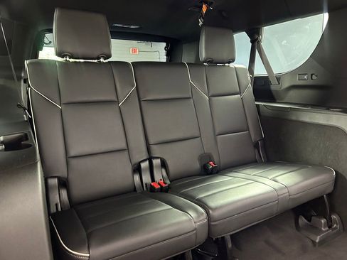 Used 2021 Cadillac Escalade ESV Premium Luxury AWD/4WD image 14
