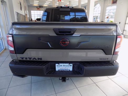 Used 2023 Nissan Titan PRO-4X w/ Pro-4x Convenience Package image 6
