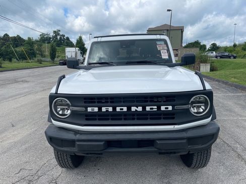Used 2023 Ford Bronco 4-Door image 2