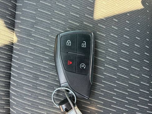 Used 2025 Chevrolet Equinox LT FWD image 24